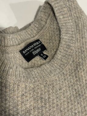 Banana Republic Light gray Crewneck Sweater